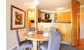 Dining - KozyGuru | Circular Quay | Prime Harbourfront Gem (Sydney)