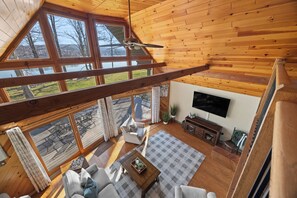 Smart TV - Lodge style, 4 bedroom home on Lamoka Lake (Bradford)