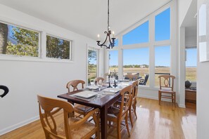 Dining - High End Luxury Retreat with River/Marsh Views, Near Beach - 34 Marsh Island (Isle Of Palms)