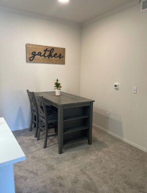 Dining - Downtown cozy and convenient (Phoenix)
