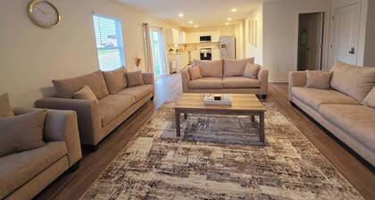 Heart of E-town 5BR Home