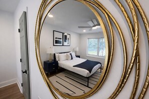 4 bedrooms, iron/ironing board, WiFi, bed sheets - The Hidden Gem in North Myrtle Beach (North Myrtle Beach)