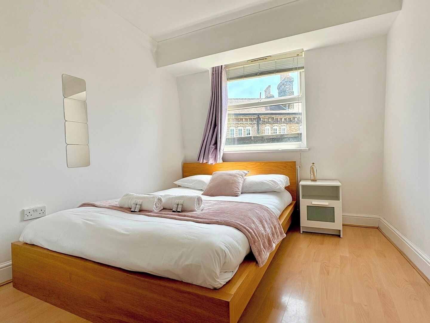 2 bedrooms, iron/ironing board, bed sheets