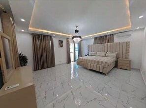5 bedrooms, bed sheets - Gorgeous 5-bedroom house with pool in Santo Domingo Este (Santo Domingo Este)