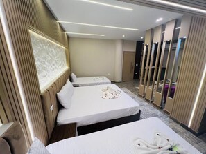 ห้องสวีท, ระเบียง, วิวภูเขา | ตู้นิรภัยในห้องพัก, เตารีด/โต๊ะรีดผ้า, Wi-Fi ฟรี, ทางสำหรับรถเข็น