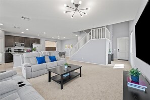 Living area - The Great Las Vegas Escape 4 bed 2.5 bath (Las Vegas)