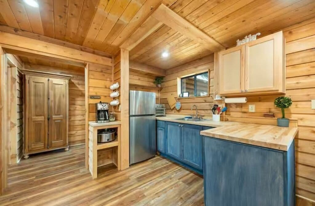 Fridge, microwave, coffee/tea maker, toaster