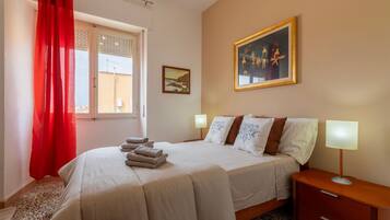 3 chambres, fer et planche Ă repasser, Wi-Fi, draps fournis