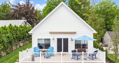 Coach-ella on the Lake - Ideal Canandaigua Lake Couples Retreat!