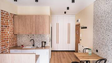 Fridge, stovetop, dishwasher, toaster