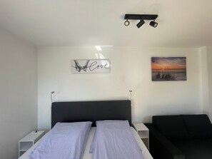 1 bedroom, WiFi, bed sheets - Studio Apartment “Luv Lee Duhnen 01” with Shared Garden and Wi-Fi (Cuxhaven)