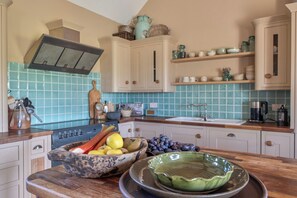 Private kitchen - 6Bed Somerset Country Escape- Walk, Relax, Explore (Shepton Mallet)