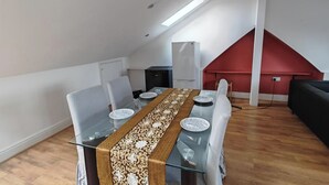 Unclassified image, 3 of 18, button - Spacious Apartment Sleeps 7 near central London (Greater London)