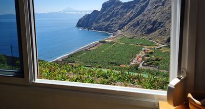Vacation Home 'Hermigua Teide & Ocean View' with Balcony and Wi-Fi