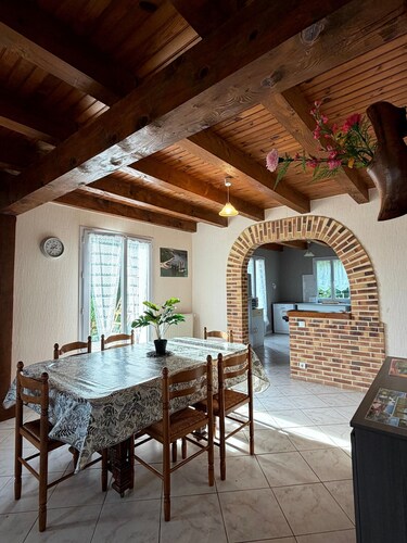 Landhaus 20 Min. von Salers mit privater Terrasse und Garten