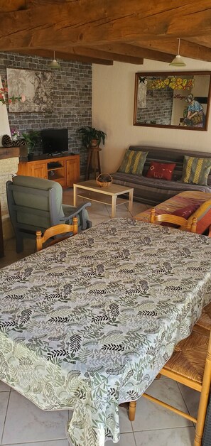 Interior - Country House 'Maison A 15 Mn De Salers' with Private Terrace and Private Garden (Jaleyrac)