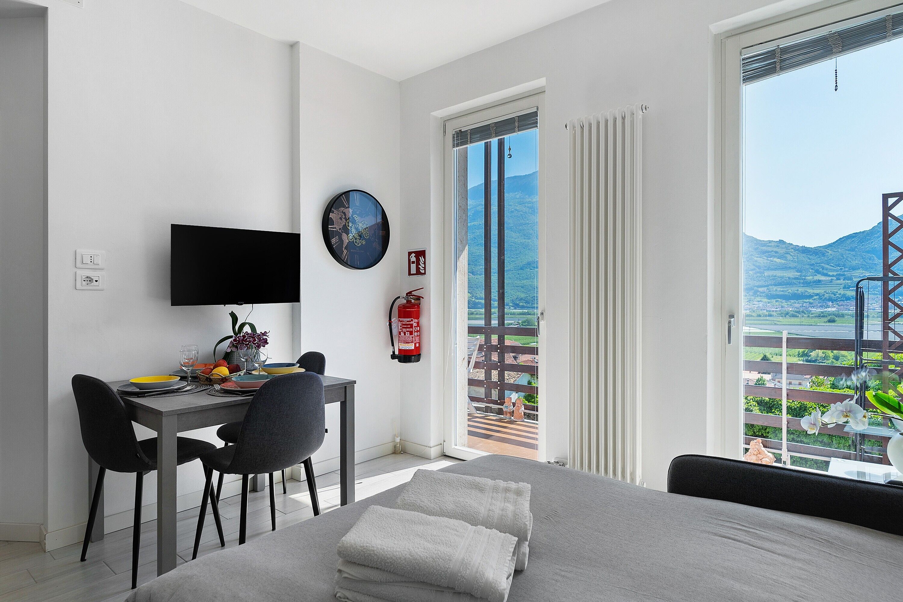 1 habitación, tabla de planchar con plancha, wifi y ropa de cama 