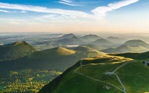 Miscellaneous - Romantic 35 m² Guest Room with Mountain View, Wi-Fi, and Air Conditioning (Égliseneuve-près-Billom)