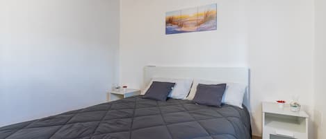 2 chambres, fer et planche Ă repasser, Wi-Fi, literie fournie