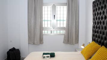 2 chambres, fer et planche à repasser, Wi-Fi, draps fournis
