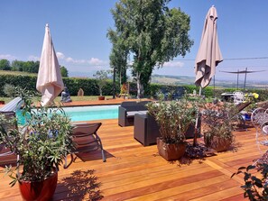 Pool - Venetian-Style Guest Room 24 m² with Mountain View, Wi-Fi, Air Conditioning (Égliseneuve-près-Billom)