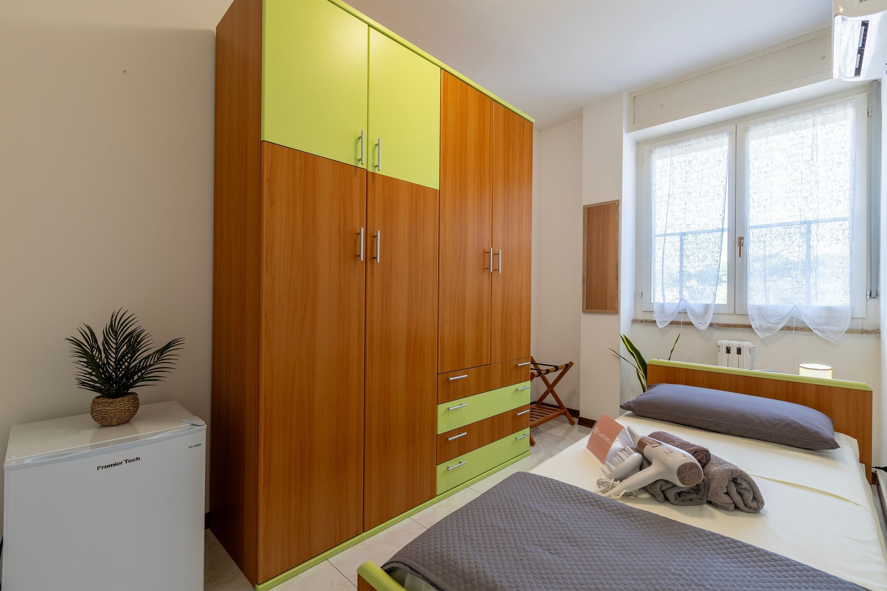 1 chambre, fer et planche à repasser, Wi-Fi, literie fournie