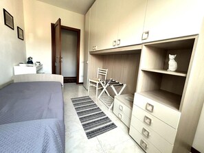 Room - Double Room with Wi-Fi and Air Conditioning (Sassari)