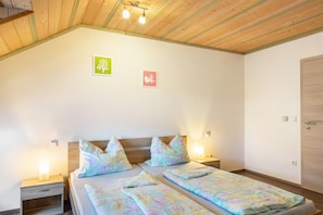 2 bedrooms, WiFi, bed sheets