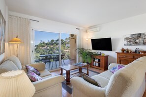 TV - Semi-detached house with sea views and communal pool (Begur)