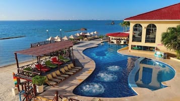 10 outdoor pools