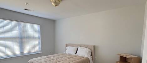 8 bedrooms, iron/ironing board, WiFi, bed sheets