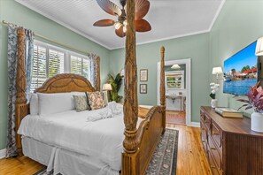 Room - Steps to Sponge Docks - Compound + Guest House (Tarpon Springs)