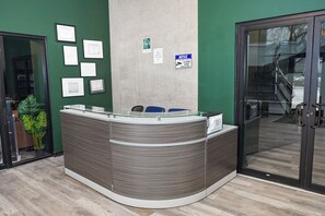 Lobby - Luxury 2BR Near McCormick Place & Lakefront with Paid Parking & Gym (Chicago)