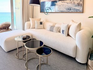 TV, offices - 2BR Oceanfront 10 steps of sandy beach (Bucerías)