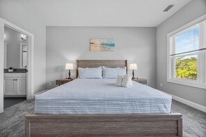 4 bedrooms, desk, iron/ironing board, WiFi