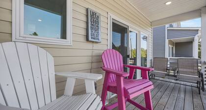 Golf Cart Included + Close to Beach and Restaurants!