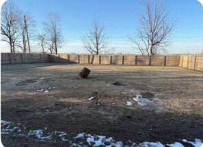 Property grounds - Soothing 4-bedroom estate perfect for relaxing stays in Blytheville (Blytheville)