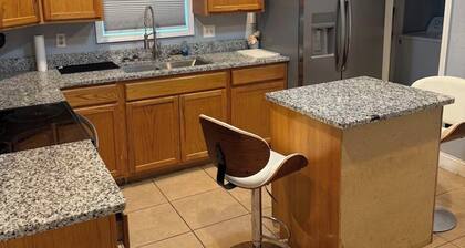 Soothing 4-bedroom estate perfect for relaxing stays in Blytheville