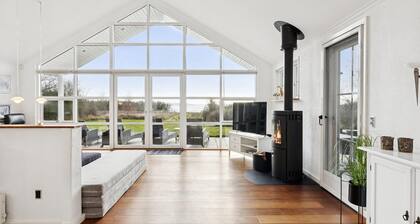 Amazing home in Højslev with house sea view