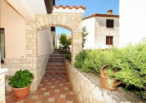 Property grounds - Holiday flat with balcony (Funtana)