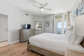 3 bedrooms, free WiFi, bed sheets, wheelchair access - 3 Bedroom in Aqua Resort! 811 Renovated with Gorgeous Views!  New listing (Panama City Beach)