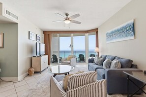 TV - 3 Bedroom in Aqua Resort! 811 Renovated with Gorgeous Views!  New listing (Panama City Beach)
