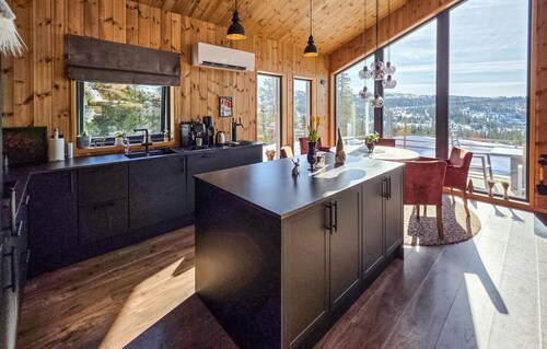 Lovely home in Eggedal with WiFi