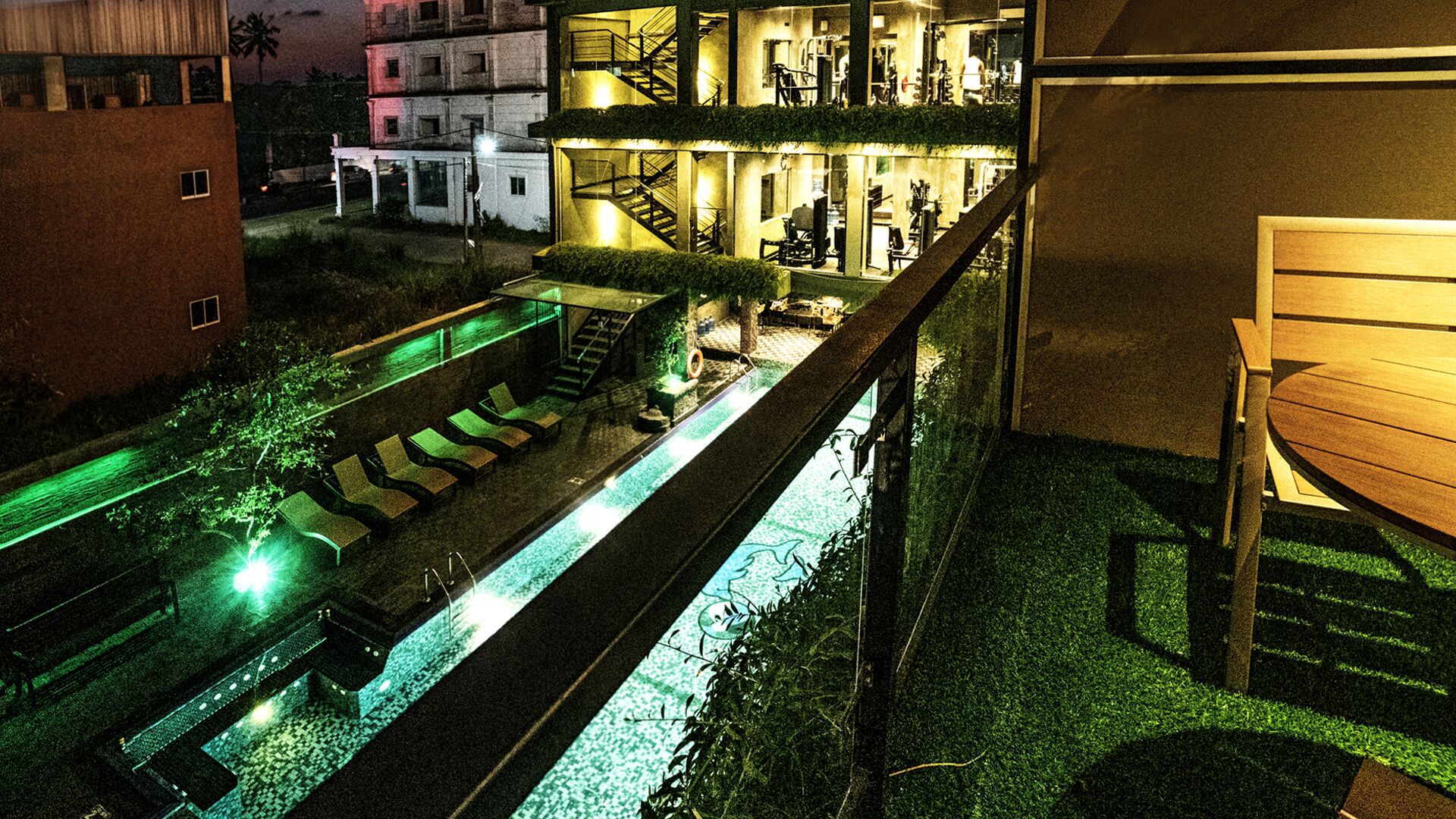 تناول الطعام بالخارج