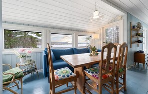 Dining - Nice home in Risør with house sea view (Risør)