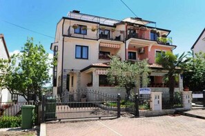 Exterior - Holiday apartment with balcony (Funtana)