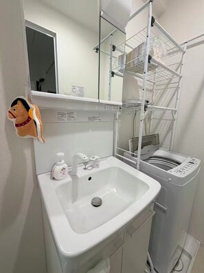 Bathroom - Super Convenient! | 1 Min to Subway | 10 Mins to Umeda | 3 Lines around | House (Osaka)