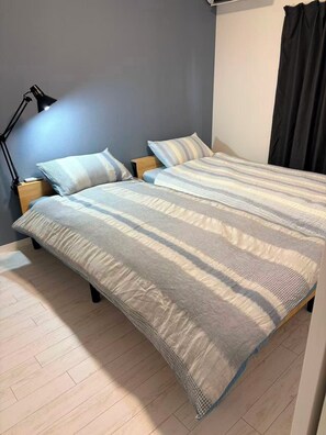 Room - Super Convenient! | 1 Min to Subway | 10 Mins to Umeda | 3 Lines around | House (Osaka)