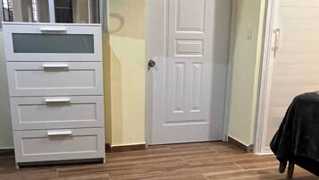 Condo, 1 Bedroom | Bahagian dalam