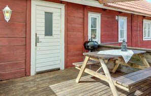 Outdoor dining - 1 bedroom nice home in Hästveda (Hästveda)